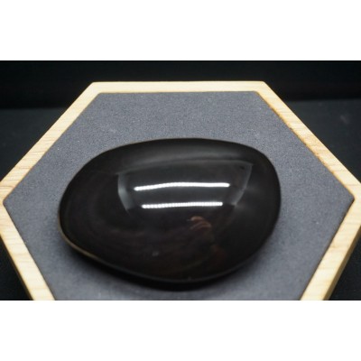 Galet 7 cm Manta huichol obsidienne