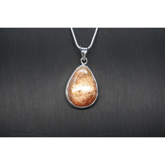 Pendentif Pierre de soleil serti en argent 925