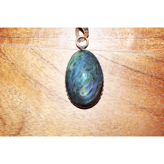 Pendentif obsidienne manta...