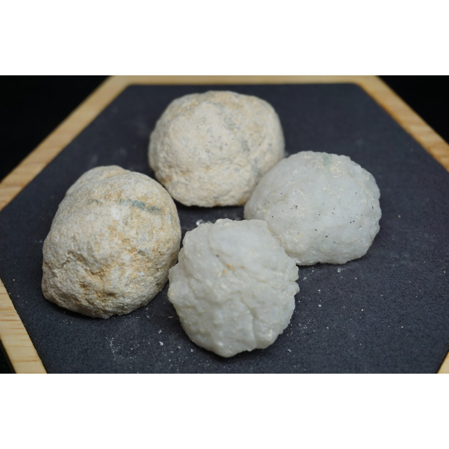 Géode de Quartz environ 4cm