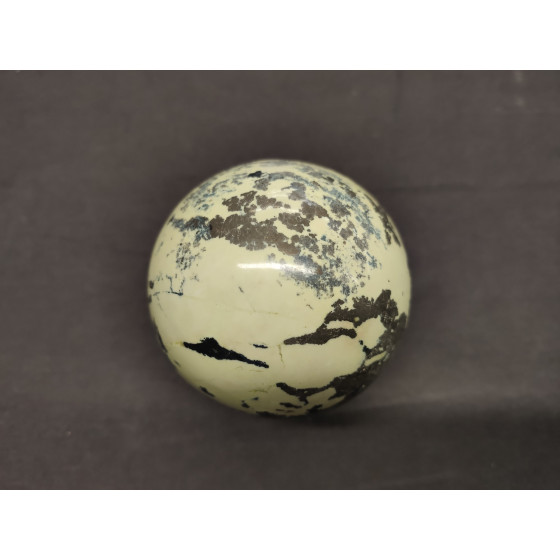 Sphère serpentine du Pérou